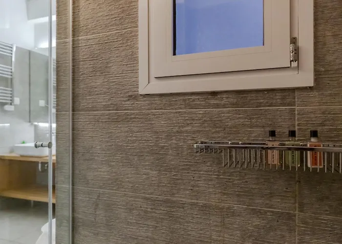 Syntagma Voulis Street Modern Apartment